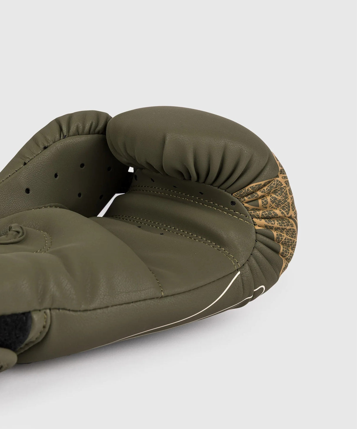 Venum boxerské rukavice Serpenti - khaki, VENUM-05755-590