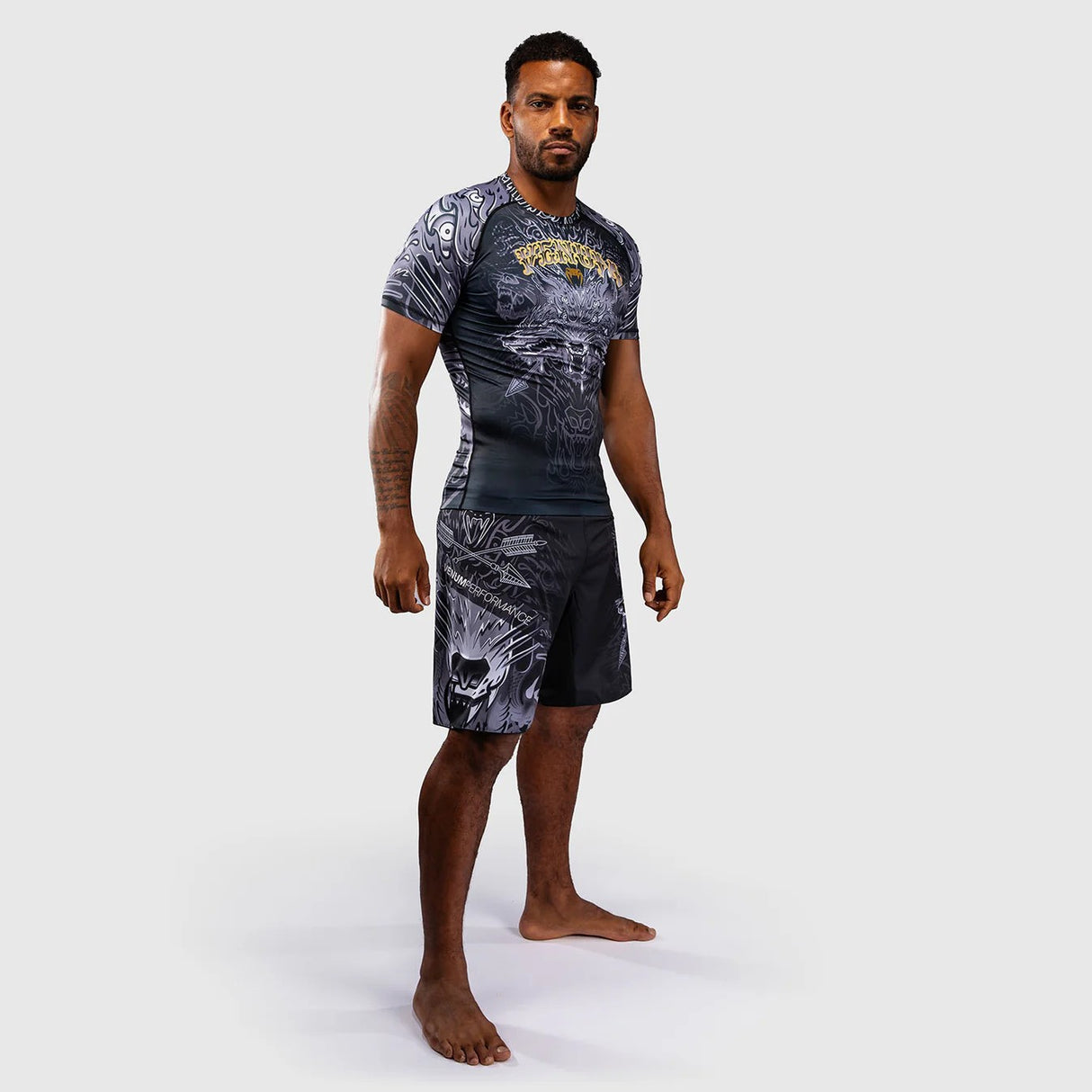 Rashguard Venum Wolf Atak s krátkým rukávem - černá/šedá, VENUM-06077-109