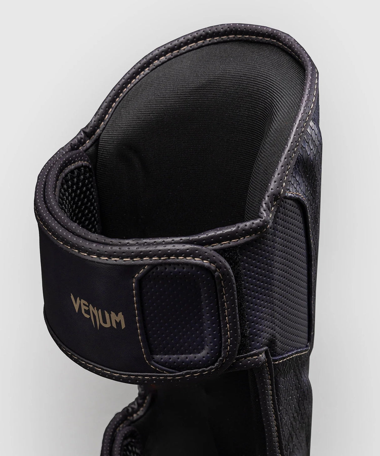 Venum Evo Scales chrániče holení - fialová, VENUM-05805-042