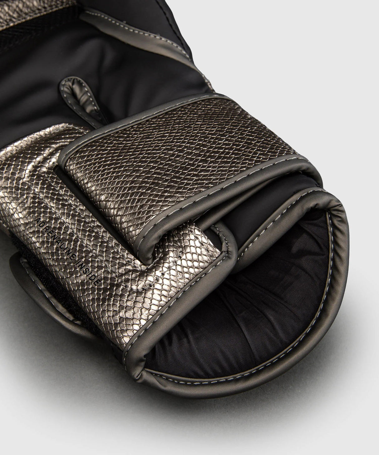 Venum boxerské rukavice Challenger 4.0 - stříbrná/černá, VENUM-05893-451