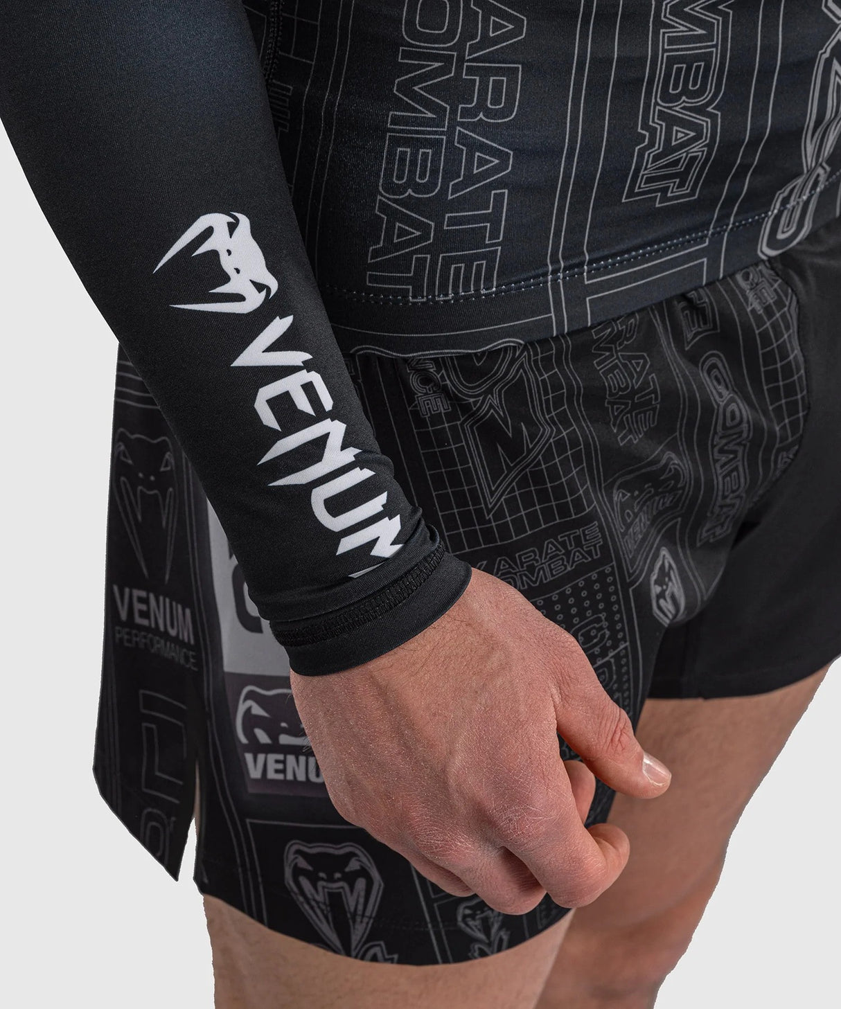 Rashguard s dlouhým rukávem Venum Karate Combat - černá/šedá, VENUM-06227-109