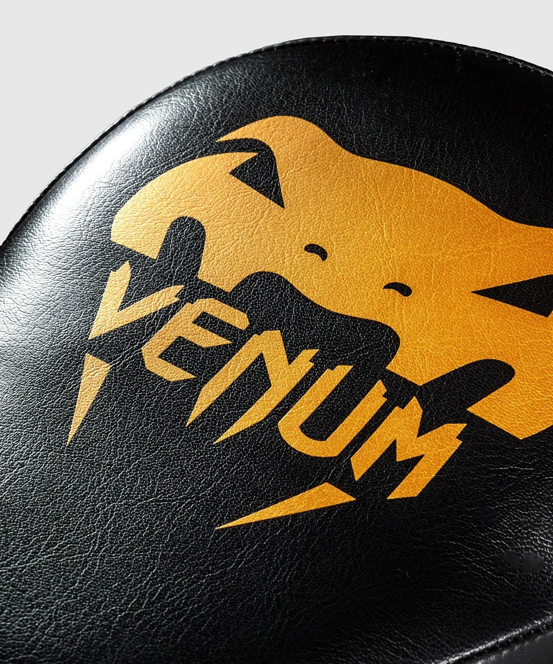 Lapy Venum Light Focus - černá/zlatá, VENUM-1119-126