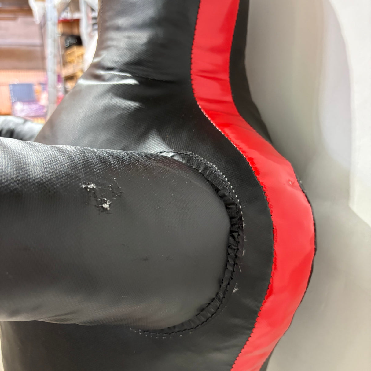 POŠKOZENÉ: Figurína - panák - dvounohá, černá/červená, 0127P2N-BP