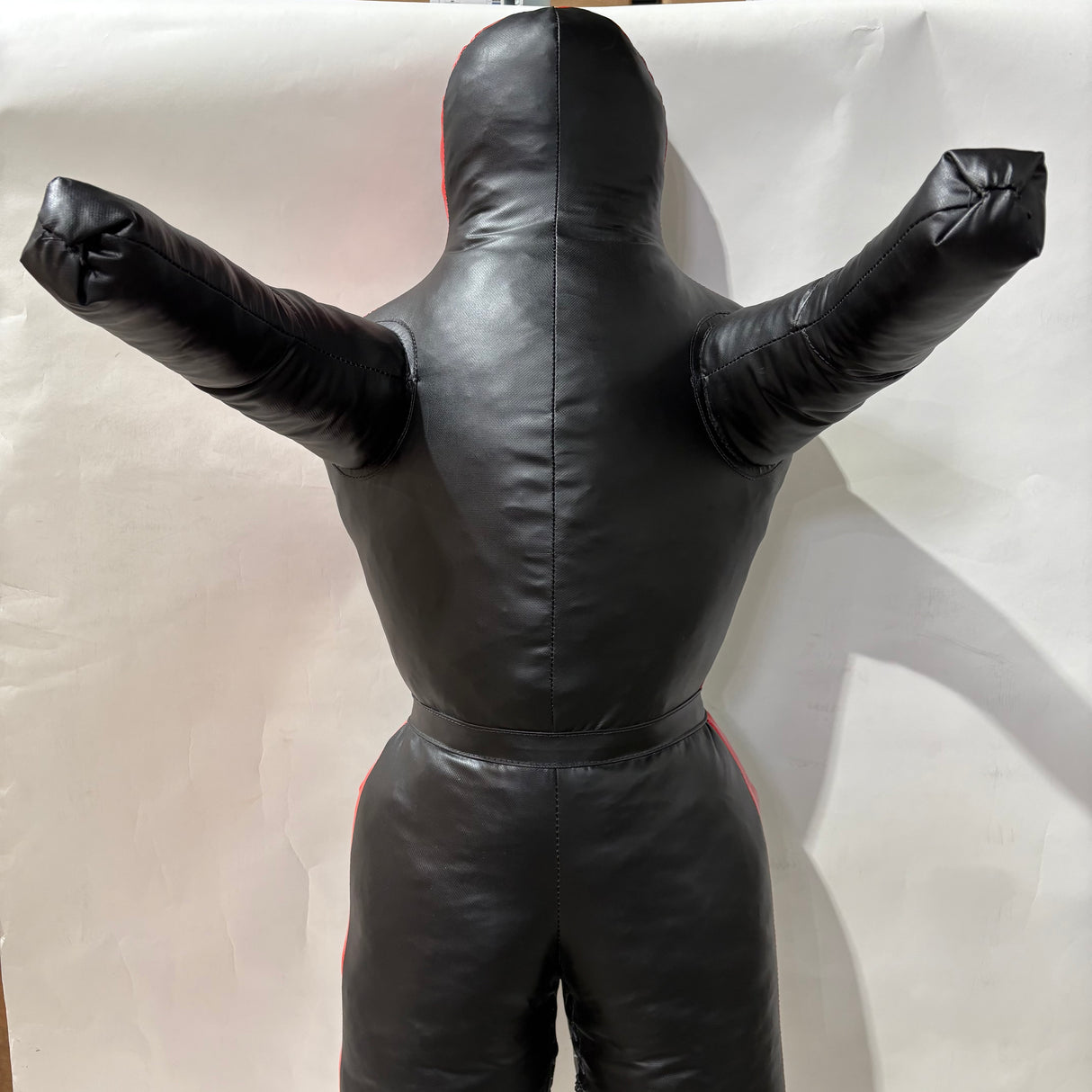 POŠKOZENÉ: Figurína - panák - dvounohá, černá/červená, 0127P2N-BP