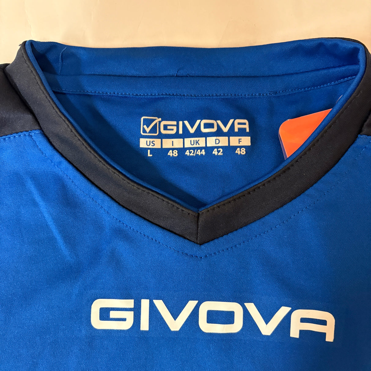 POŠKOZENÉ: Givova trička - různé barvy - L