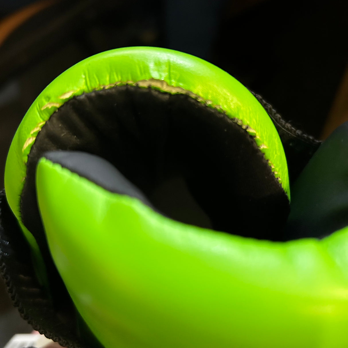 POŠKOZENÉ : Chrániče nohou Top Ten Fight - neon. zelená, 3069-5