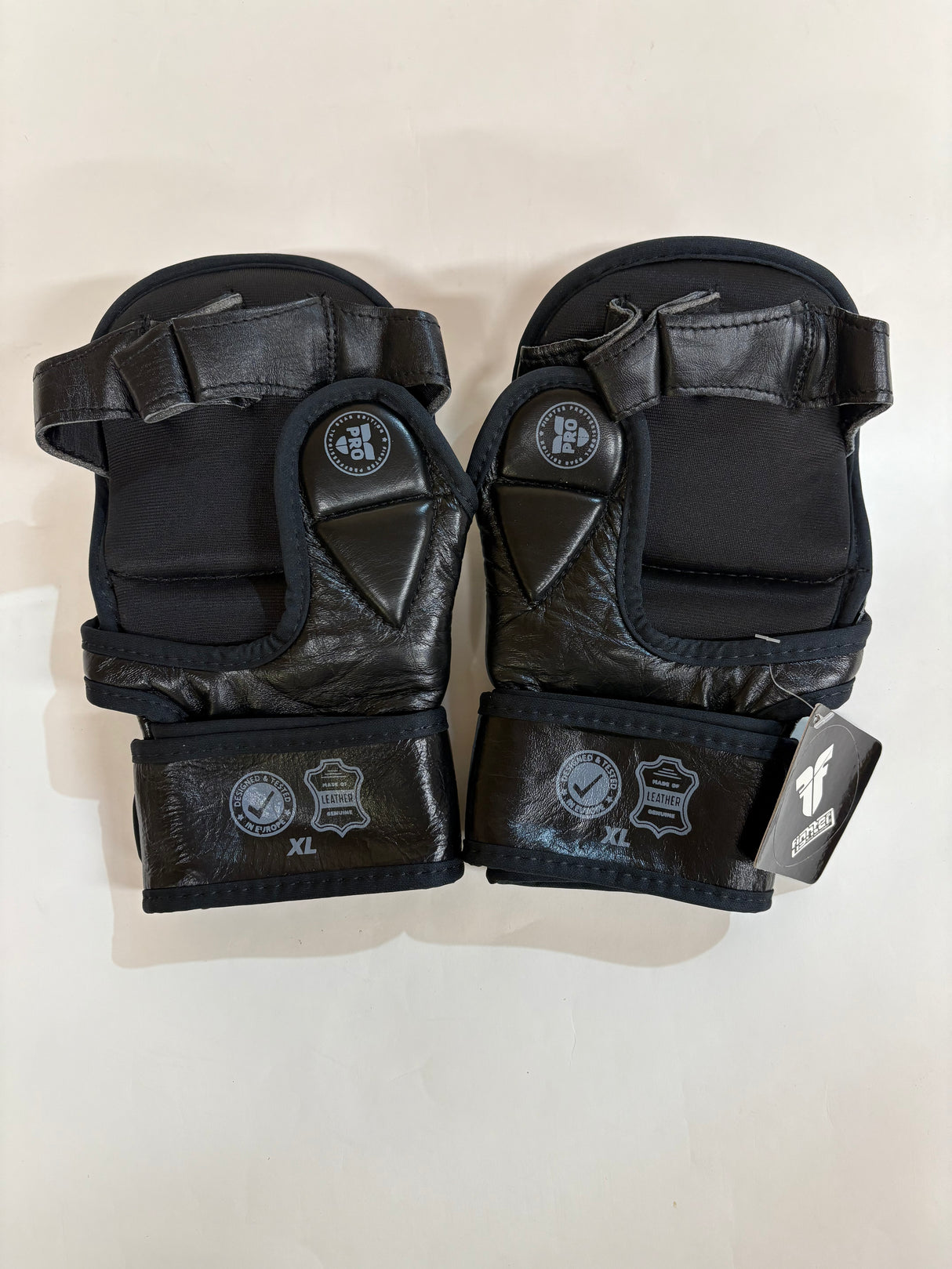 POŠKOZENÉ : Fighter MMA rukavice Pro - černá/šedá, FMGL-PRO-00