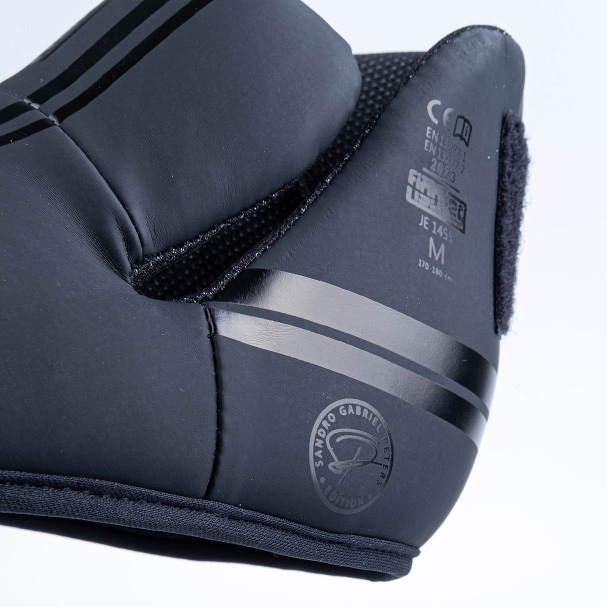 Chrániče nohou Fighter Stripe - SGP Edice - černá