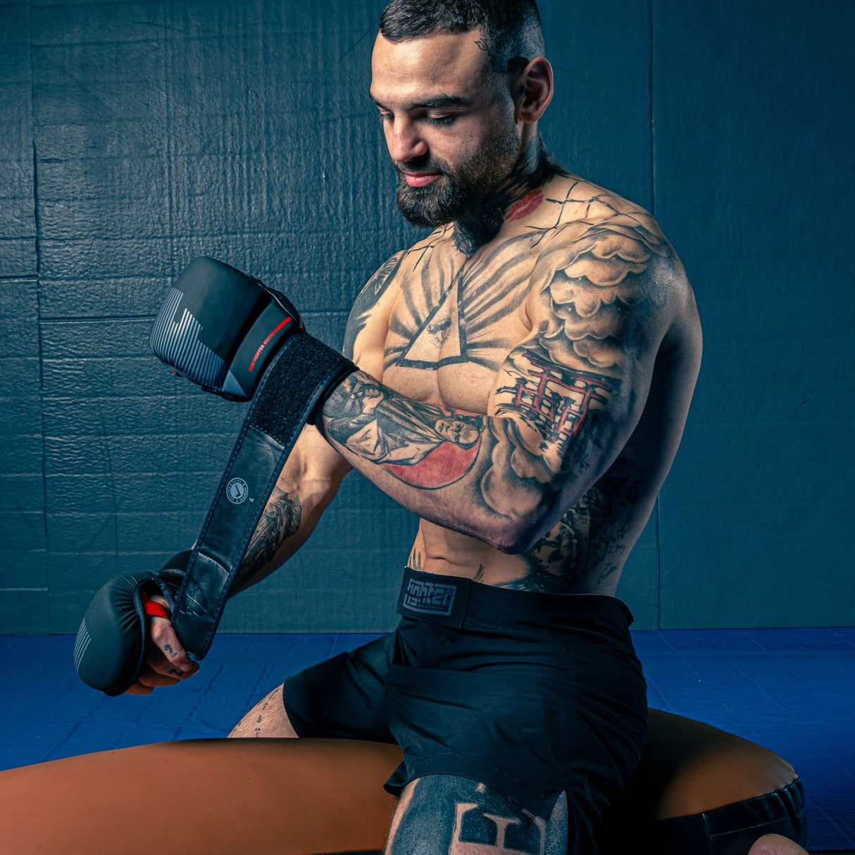 Fighter MMA rukavice Pro PU - černá, FMG-PRO-001