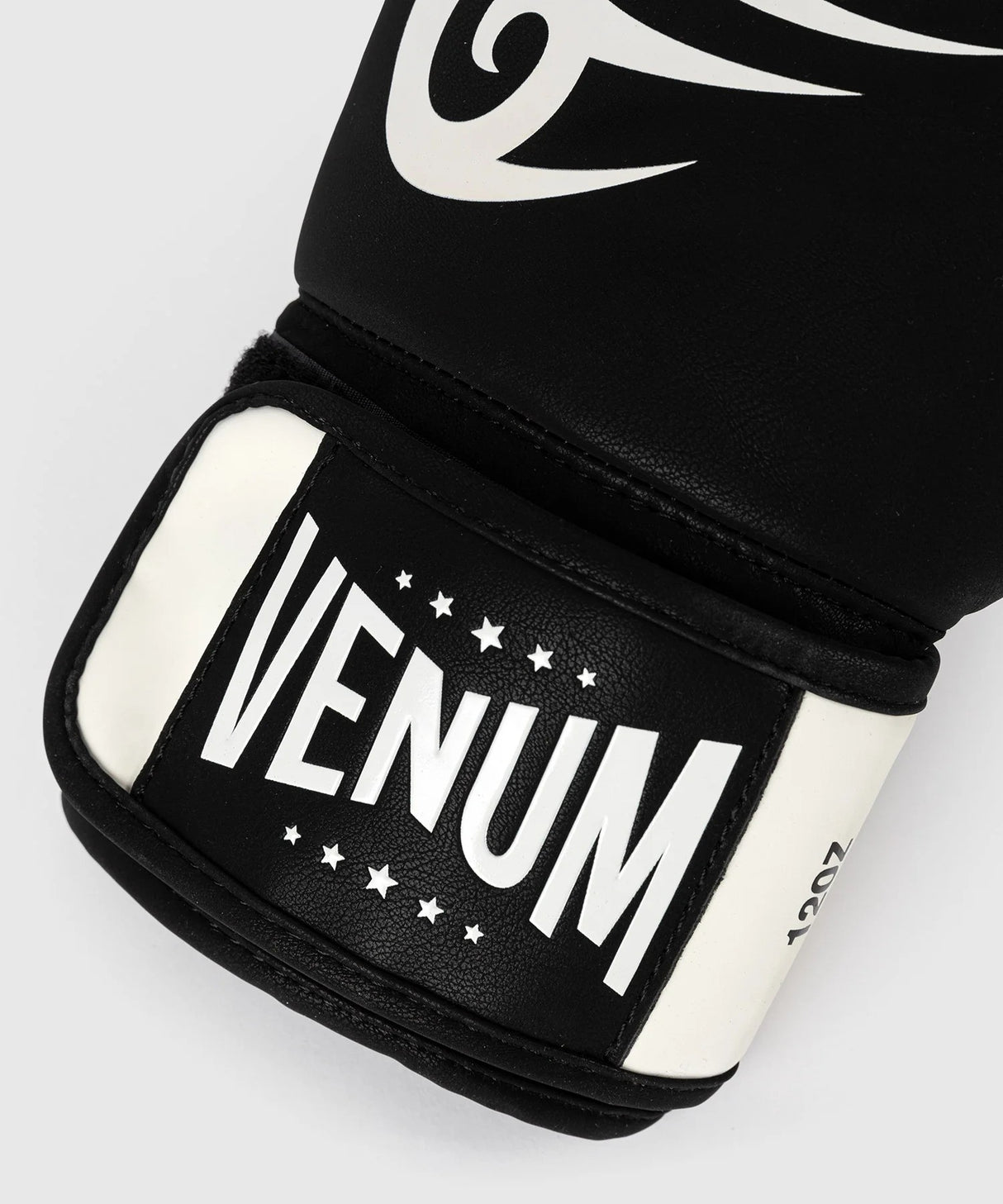 Boxerské rukavice Venum Mike Tyson Replica - černá/bílá, VENUM-05985-108