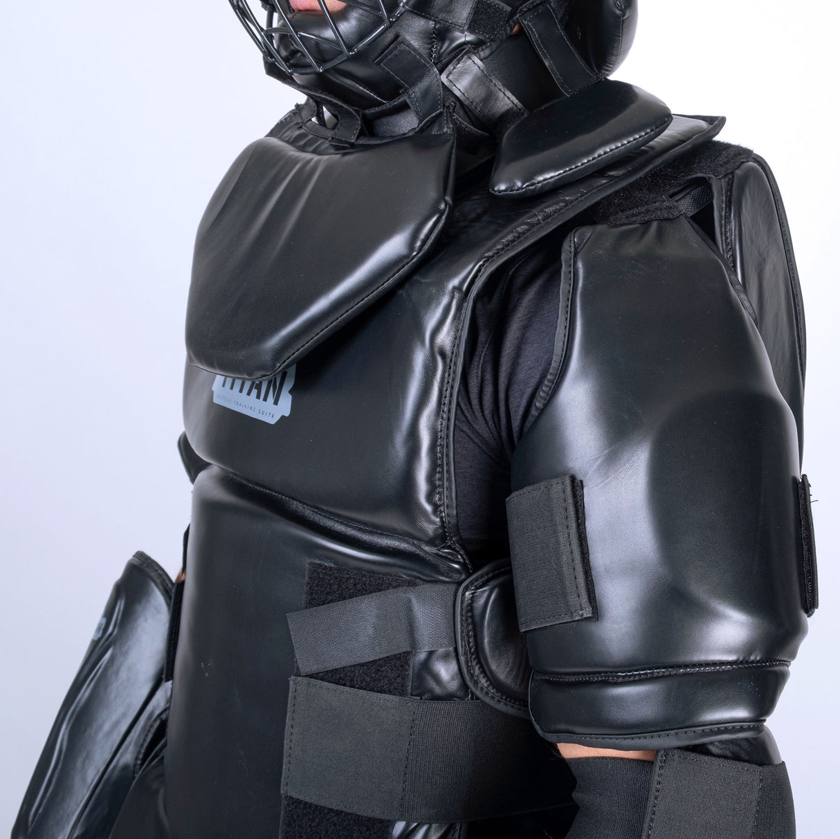 TITAN - Ochranný oblek pro výcvik policie a vojska