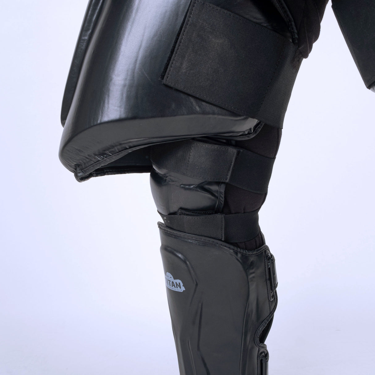 TITAN - Ochranný oblek pro výcvik policie a vojska
