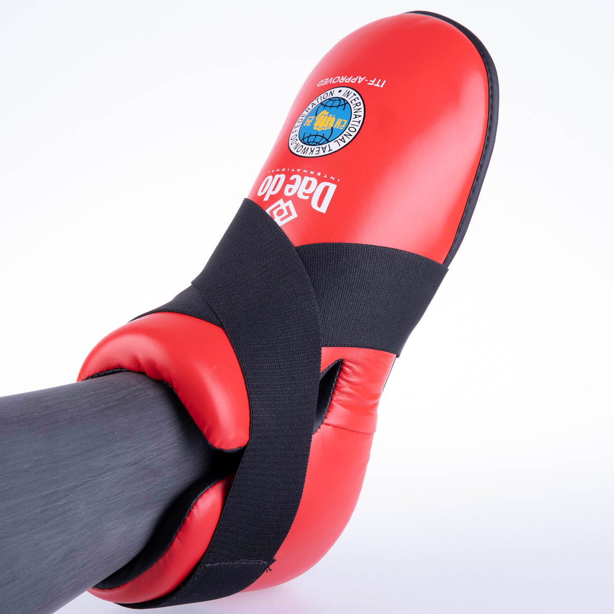 Chrániče nohou Daedo ITF - červená, PRITF2022