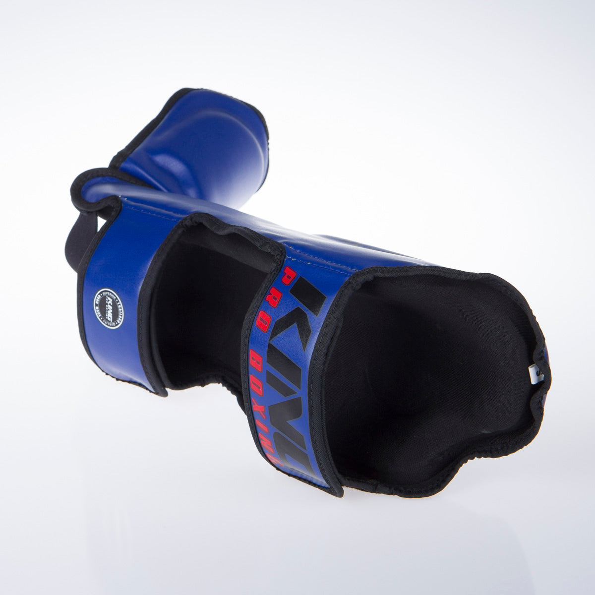 King Pro Boxing chrániče holení s nártem - modrá/černá, KPB/SG-6-BLUE/BLK