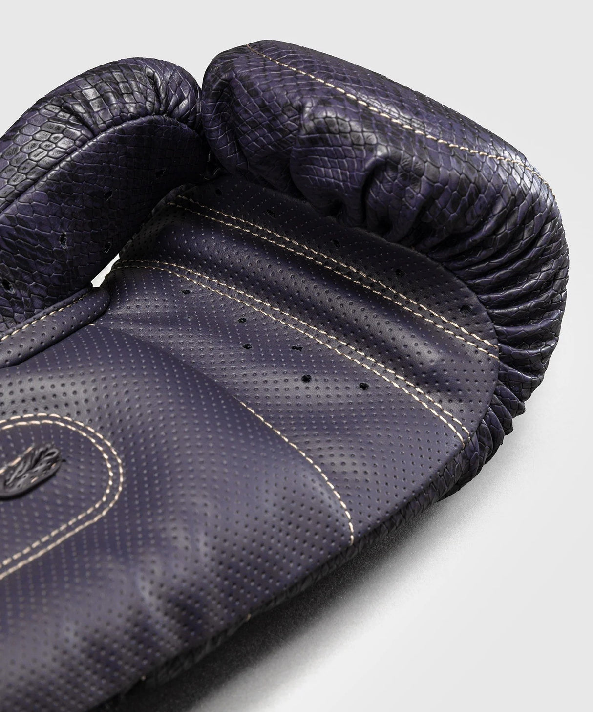 Boxerské rukavice Venum Impact Evo Scales - tmavě fialová, VENUM-05802-042