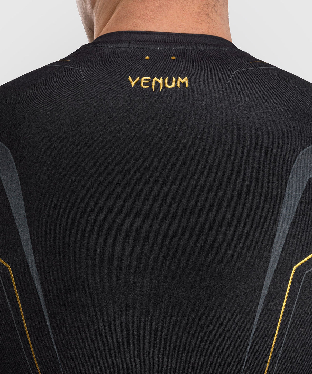 Rashguard Venum Streamline s krátkým rukávem - černá/zlatá, VENUM-06296-126