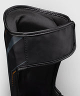 Venum Streamline chrániče holení - černá/zlatá, VENUM-06305-126