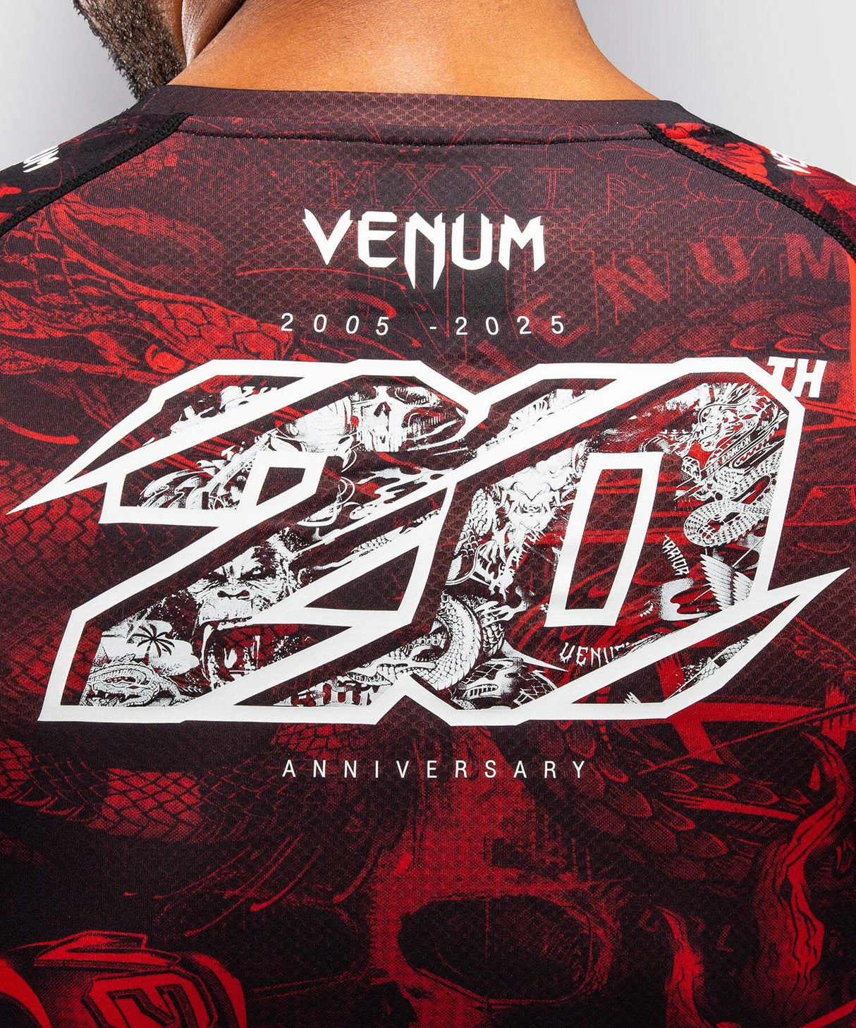 Rashguard Venum 20th Anniversary s krátkým rukávem - černá/červená, VENUM-06100-100