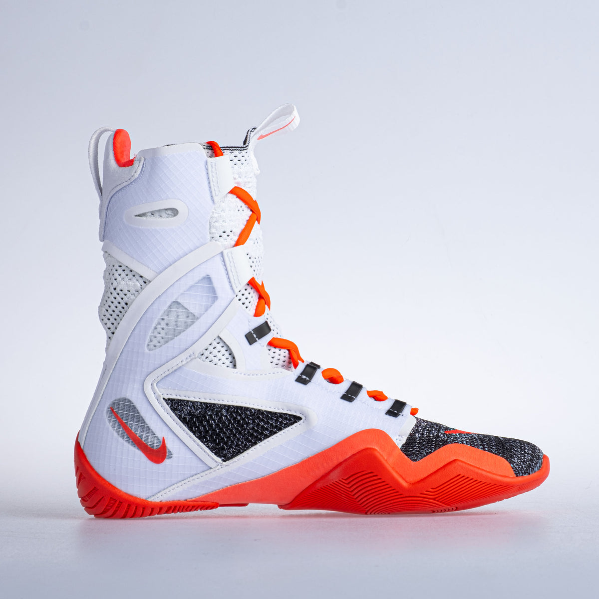 Box Boty Box boty Nike HyperKO 2.0 - bílá/červená/černá, CI2953101 – Hayashi.cz