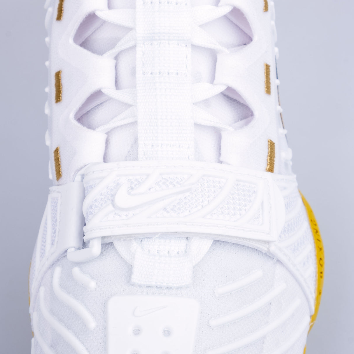 Box boty Nike HyperKO 3 - bílá/zlatá, HV6696100