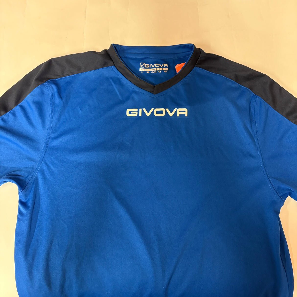 POŠKOZENÉ: Givova trička - různé barvy - L