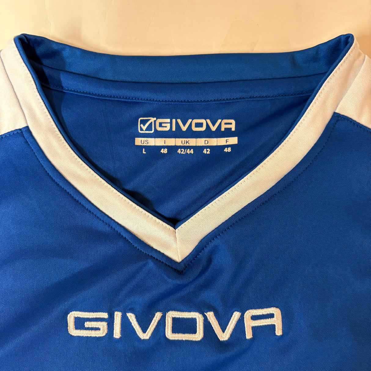 POŠKOZENÉ: Givova trička - různé barvy - L