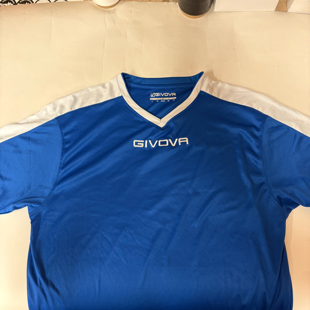 POŠKOZENÉ: Givova trička - různé barvy - L