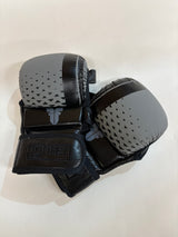 POŠKOZENÉ : Fighter MMA rukavice Pro - černá/šedá, FMGL-PRO-00