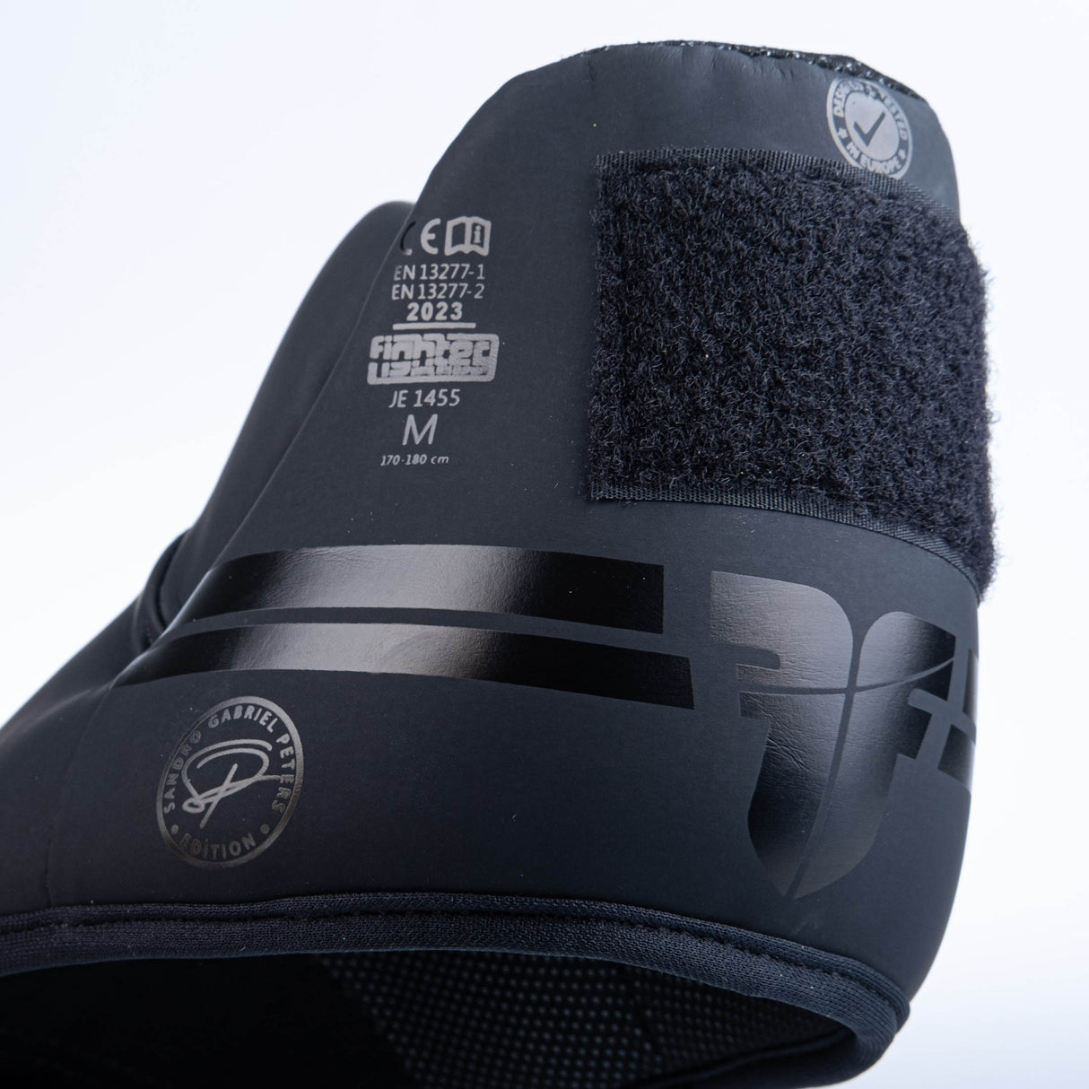 Chrániče nohou Fighter Stripe - SGP Edice - černá