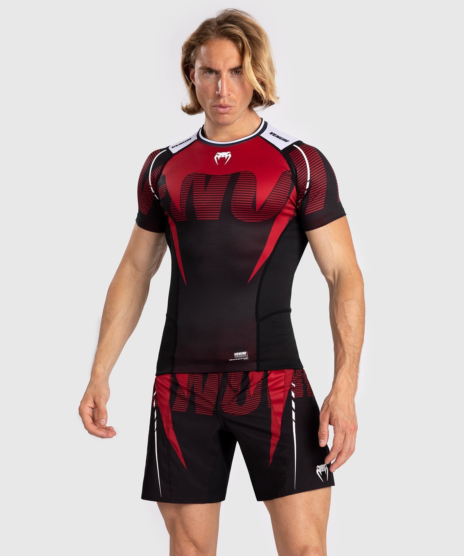 Venum rashguard s krátkým rukávem Adrenaline - černá/červená, VENUM-05176-100