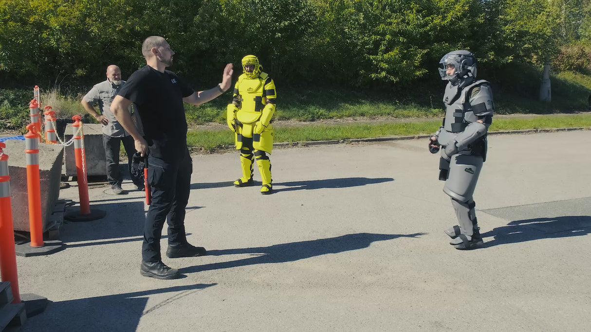TITAN - Ochranný oblek pro výcvik policie a vojska