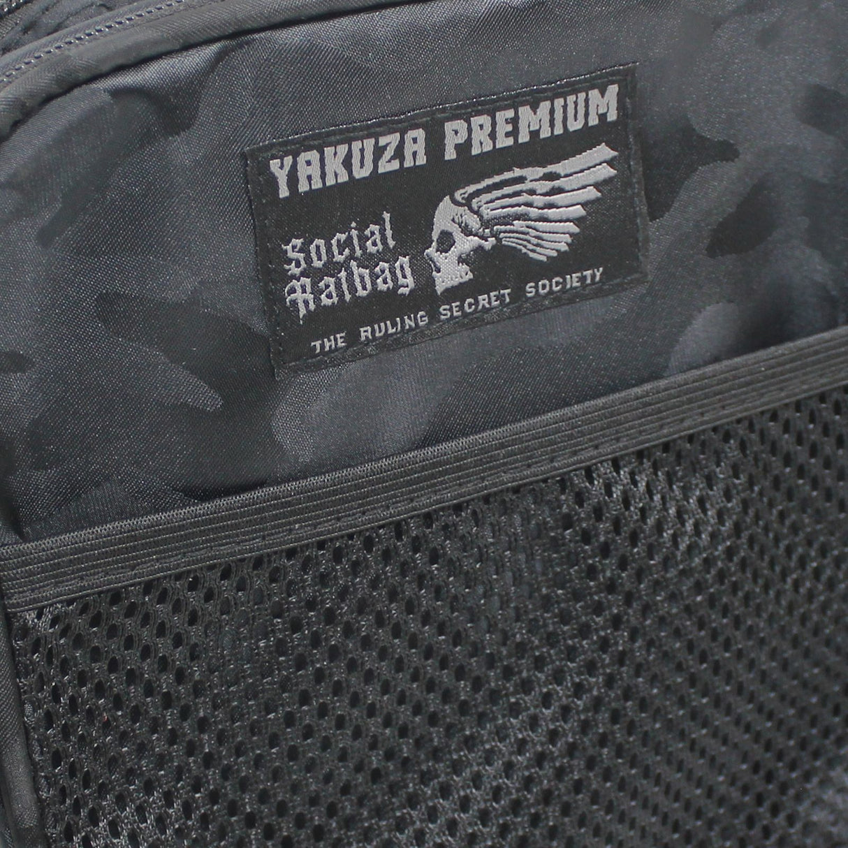 Taška přes rameno Yakuza Premium – černá camo, 3574
