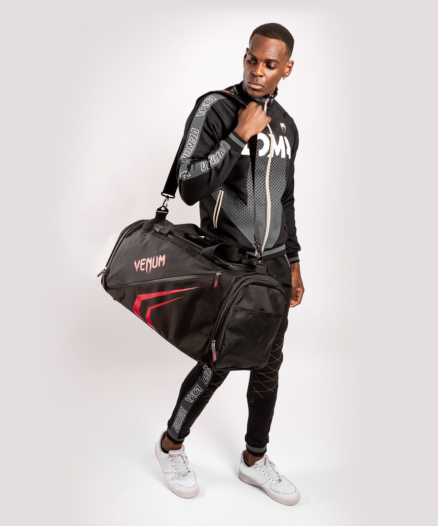 Venum Trainer Lite Evo sportovní taška - černá/červená