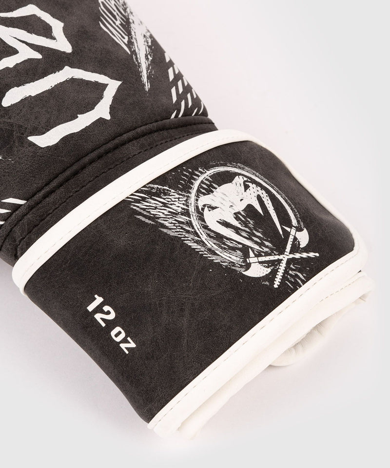 Venum boxerské rukavice GLDTR 4.0- černá/bílá